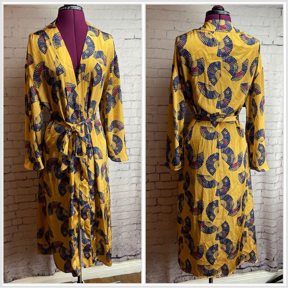 LFT size medium satin robe golden yellow with blue fan print